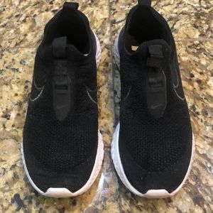 Nike Epic React Flyknit women’s size 9 no laces
